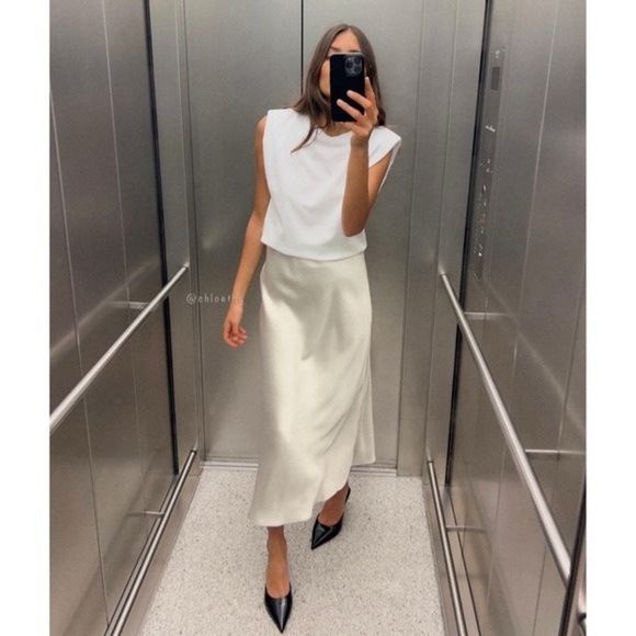 NWT ZARA CONTRASTING SATIN EFFECT DRESS SIZE M - Picture 3 of 13